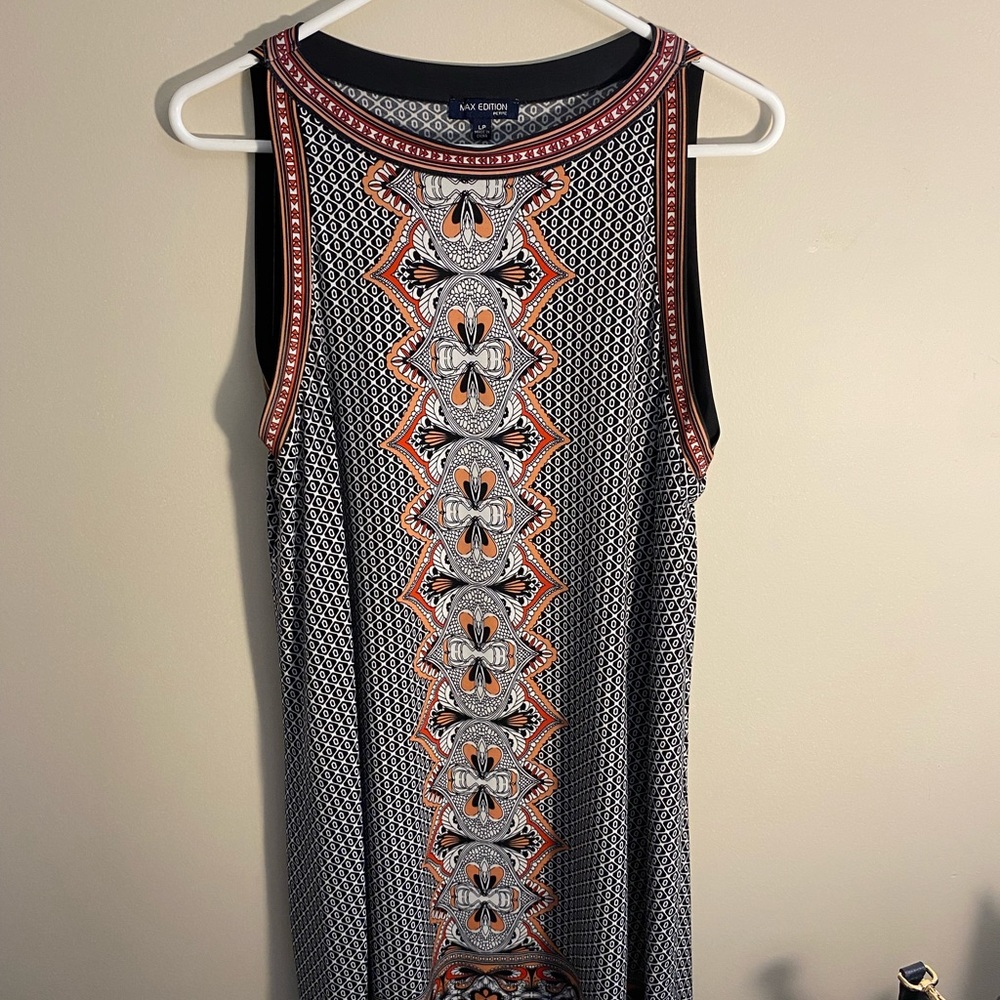 Max Edition petite large sleeveless dress. Lightning. From a smoke free home.
